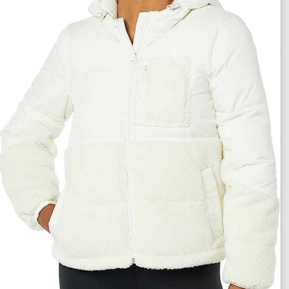 White Amazon Essentials Women’s Sherpa Puffer Jacket - Picture 1 of 5
